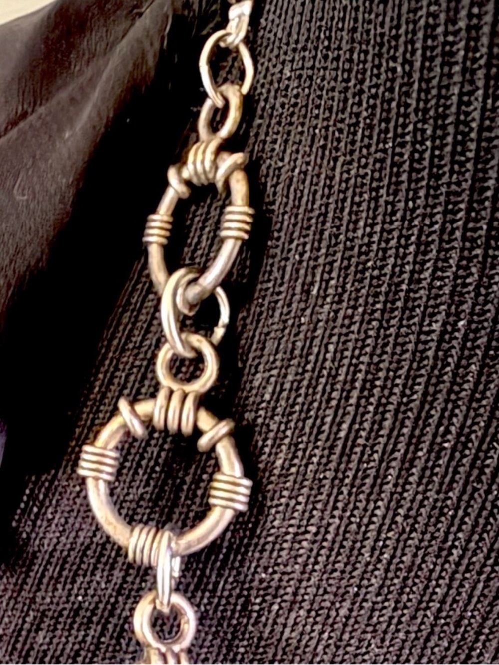 Squash Blossom Navajo Style
Faux Turquoise Silver Tone
Necklace non magnetic - Picture 9 of 12
